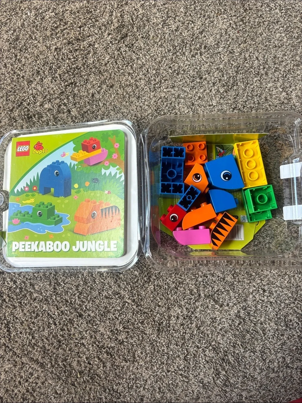LEGO DUPLO Read & Build Peekaboo Jungle set (10560).